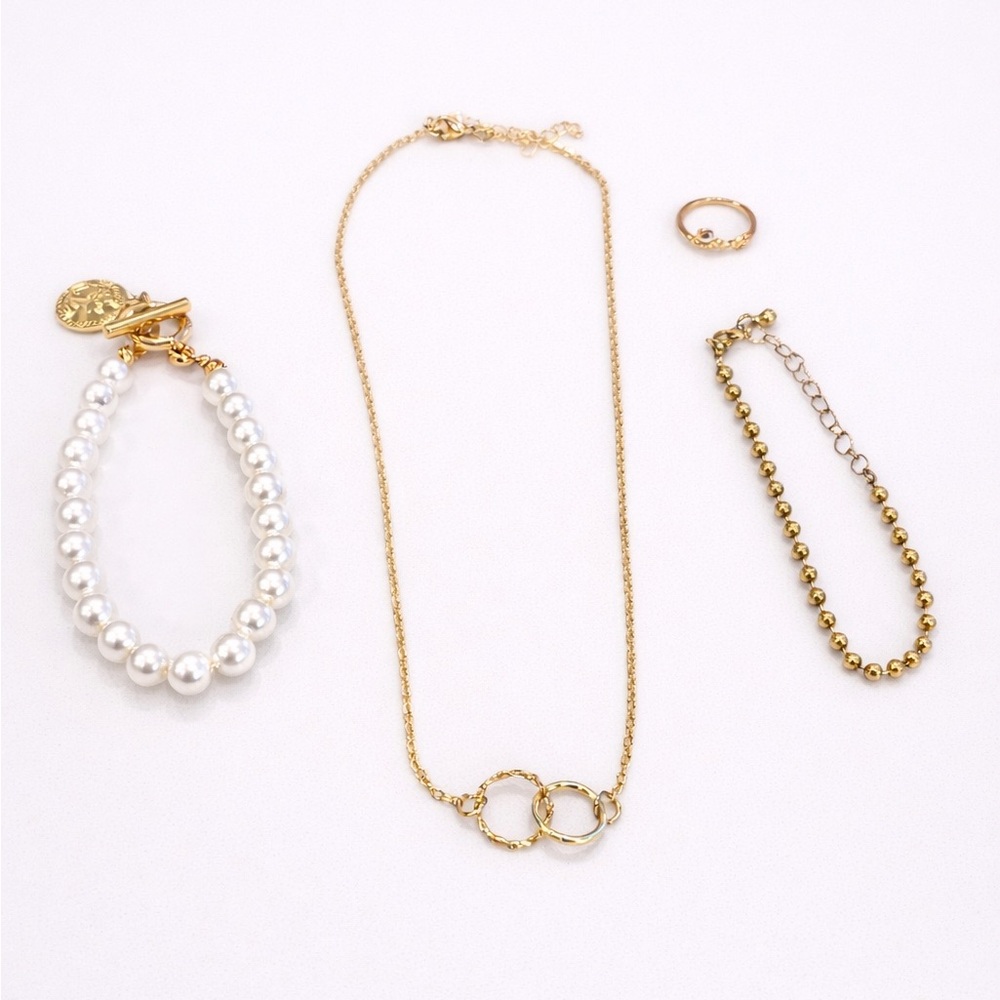 Costume Gold and Pearl Jewelry Set